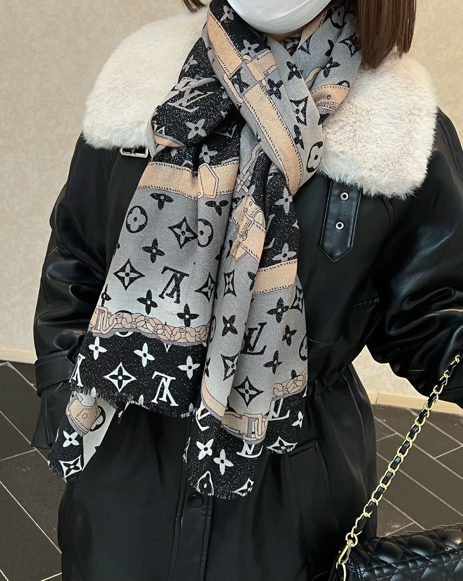 Louis Vuitton Scarf